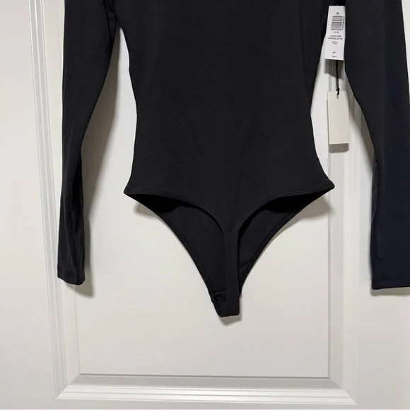 Aritzia Babaton Contour Bodysuit Long Sleeves Black Square Neck NWT - Picture 6 of 9